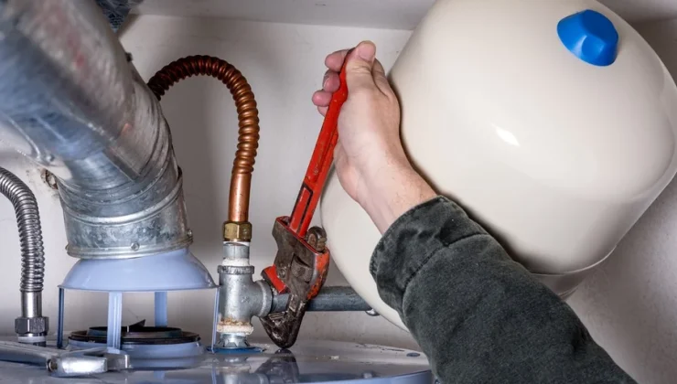 The Role of Plumbers in Water Heater Installation and Repair